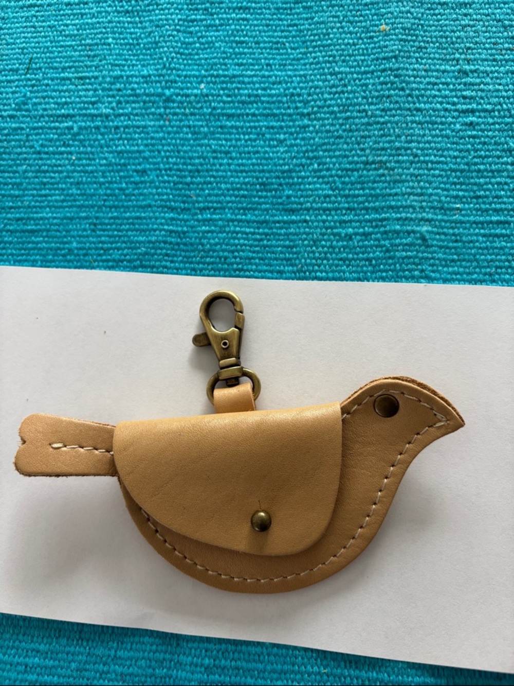 Portland Leather bird purse decoration. Mamet and champagne. - Picture 4 of 4